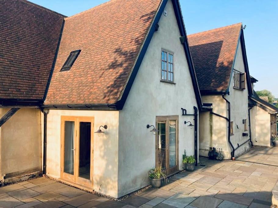 2 Beds & Living In Our Idyllic Country Cottage Bedford Esterno foto