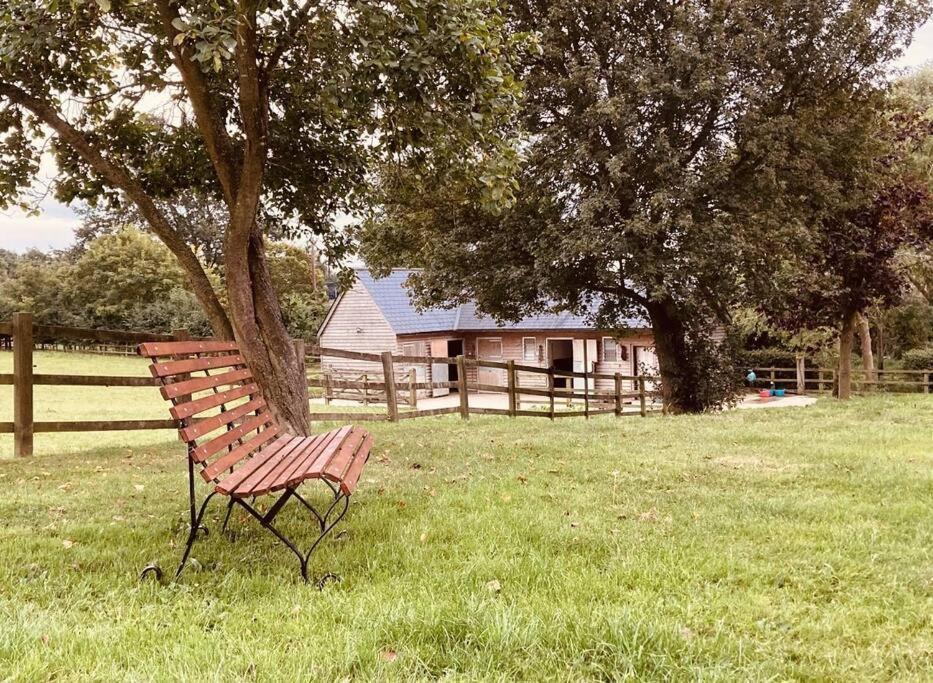 2 Beds & Living In Our Idyllic Country Cottage Bedford Esterno foto